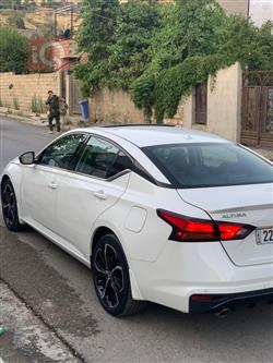 نيسان ألتيما